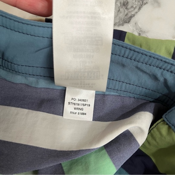 Boy's Patagonia Wavefarer Boardshorts Striped UPF 50 Size 16 - Picture 13 of 13